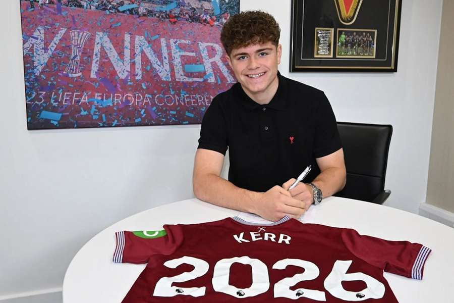 Kerr pens new West Ham deal