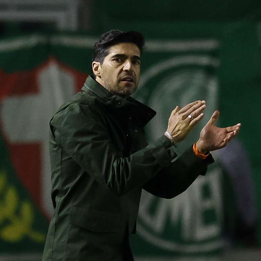 Abel Ferreira durante jogo contra o Juventude, em Caxias