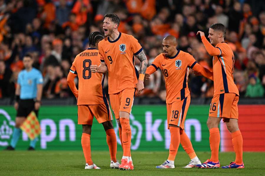 The Dutch soared to an easy win