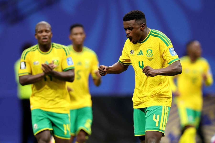 Mokoena celebra el gol del empate Mokoena celebra el gol del empate