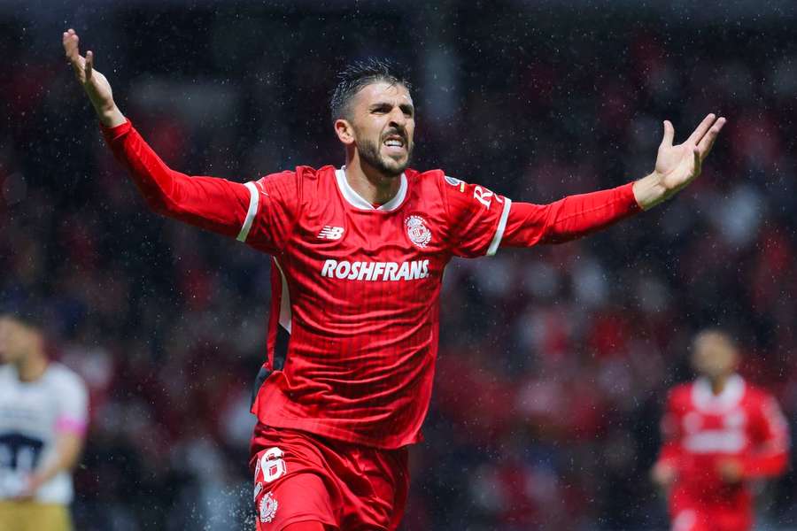 Paulinho é o melhor marcador do campeonato mexicano