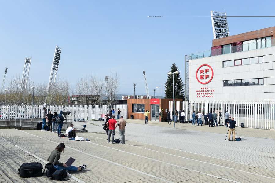 Untersuchen gegen den RFEF.