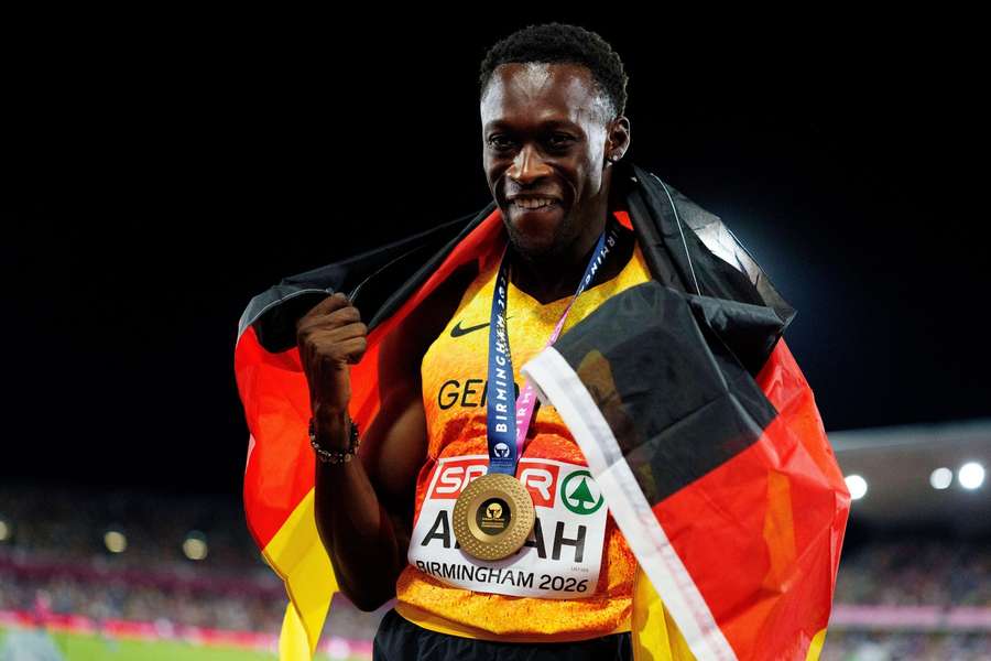 Owen Ansah nach seinem EM-Erfolg über 200 Meter Owen Ansah nach seinem EM-Erfolg über 200 Meter