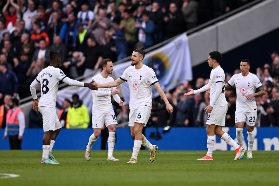 Tottenham iniciou reação no começo do segundo tempo