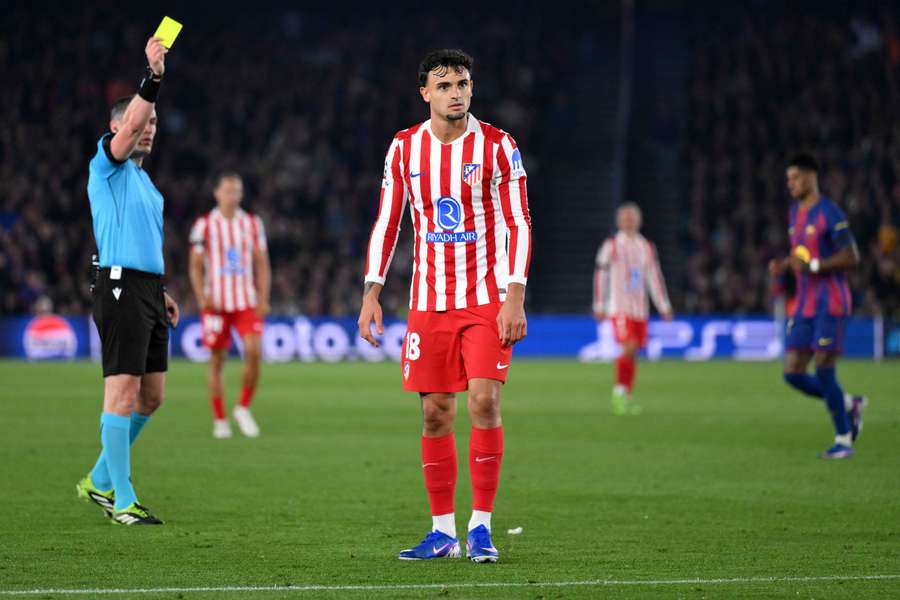 Marc Pubill recevant son carton jaune la semaine passée.