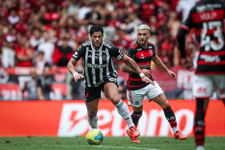 Flamengo venceu por 3 a 1 no jogo de ida