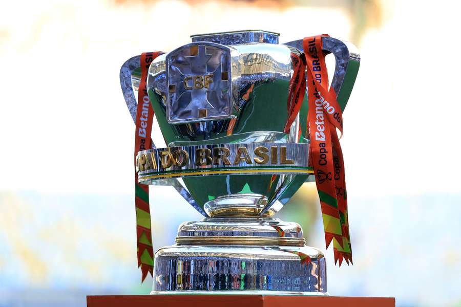 Oito times restam na luta pelo troféu da Copa do Brasil Oito times restam na luta pelo troféu da Copa do Brasil
