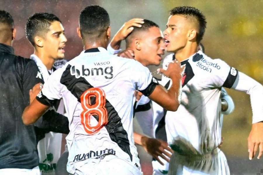 Vasco marcou aos 51 do segundo tempo para garantir a vitória na estreia