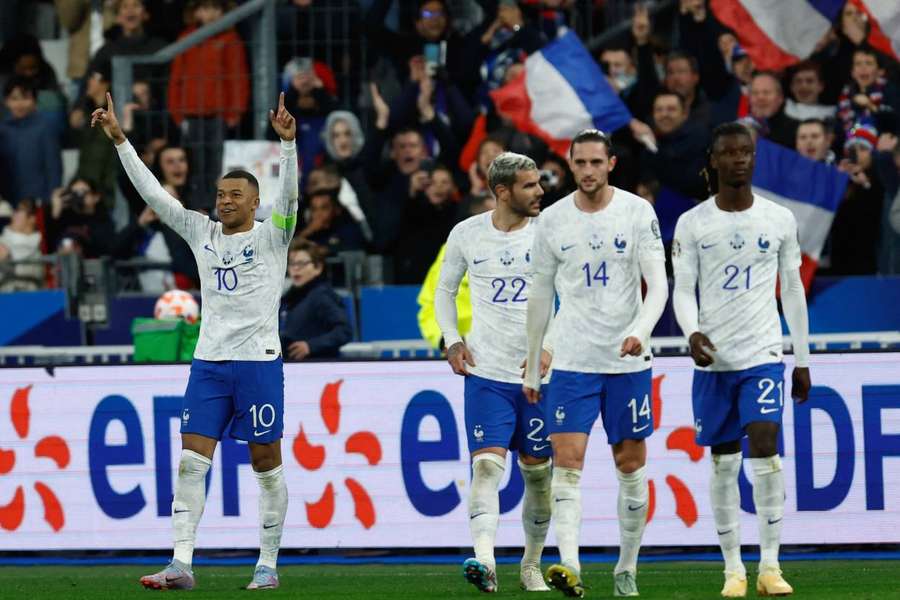 Mbappé fez dois gols contra a Holanda