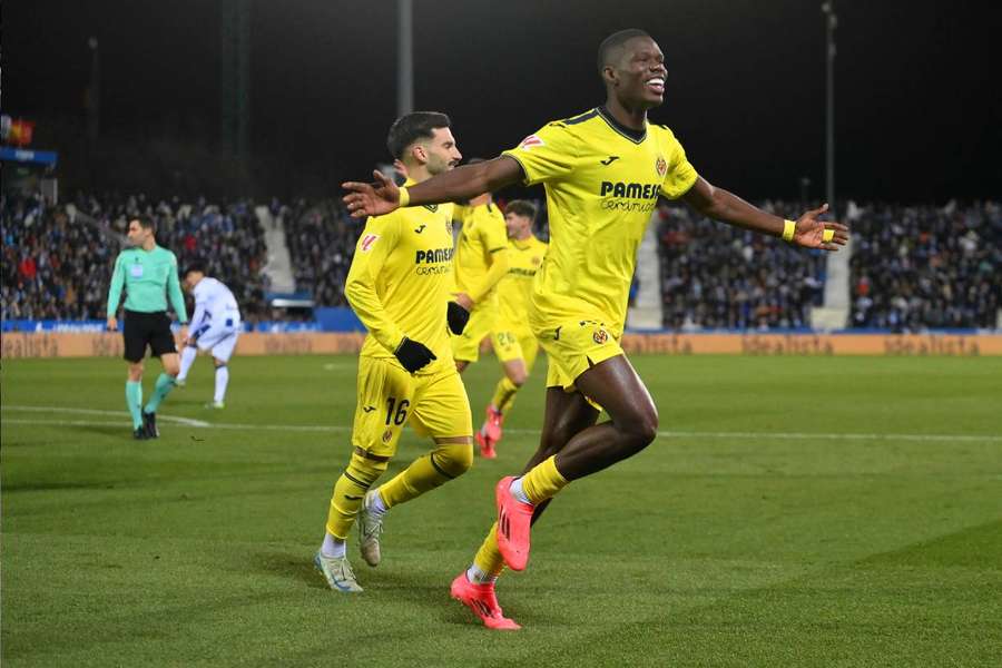 Barry celebrando uno de sus goles