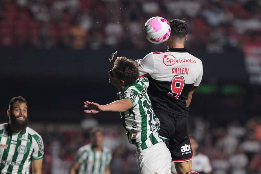 São Paulo e Coritiba se enfrentam no Morumbi