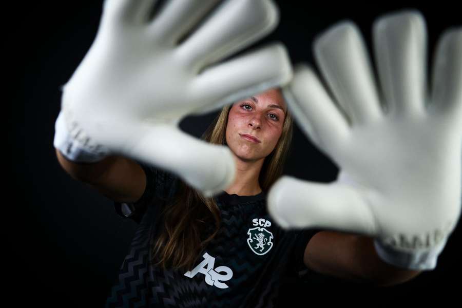 Cassie Coster assinou pelo Sporting até 2028 Cassie Coster assinou pelo Sporting até 2028