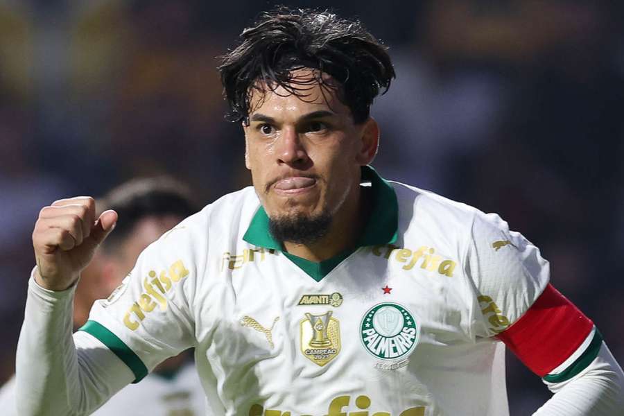 Gustavo Gómez é o zagueiro com mais gols da história no Palmeiras