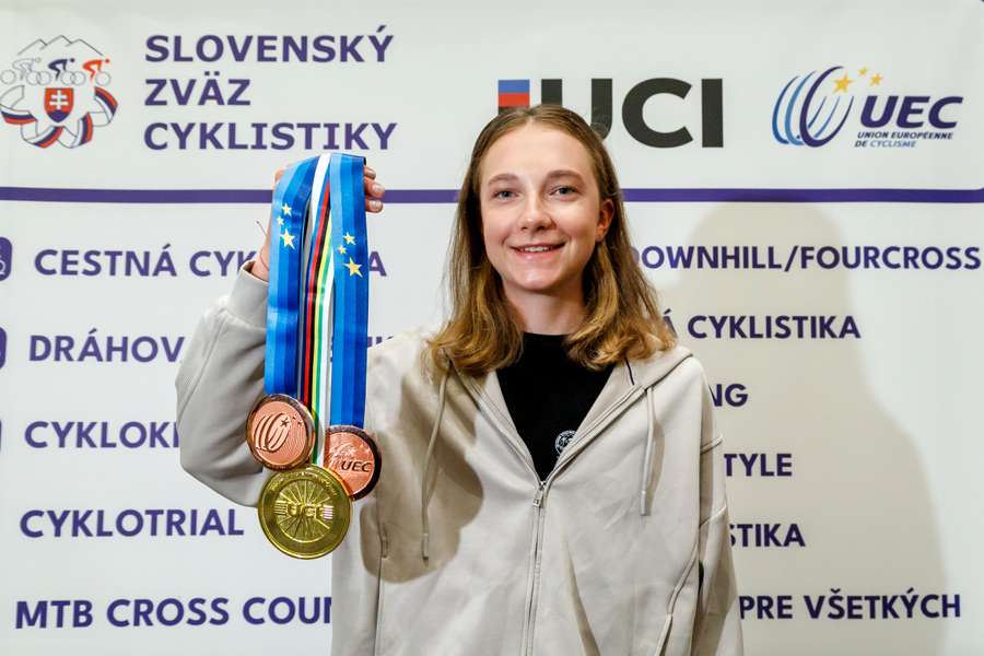 Slovenská cyklistka Viktória Chladoňová. Slovenská cyklistka Viktória Chladoňová.