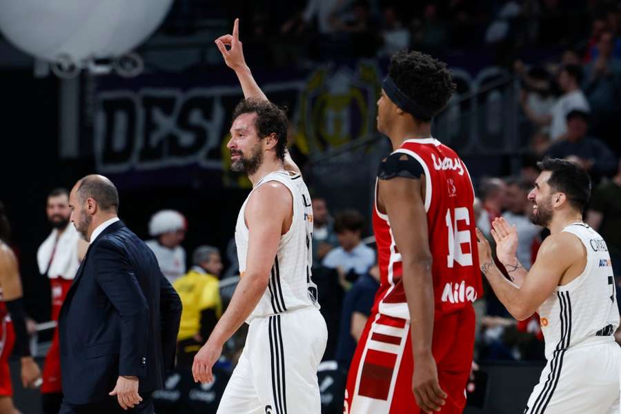 Sergio Llull celebra su triple antes del descanso ante el Olimpia Milano