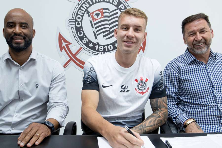 Charles é o novo reforço do Corinthians