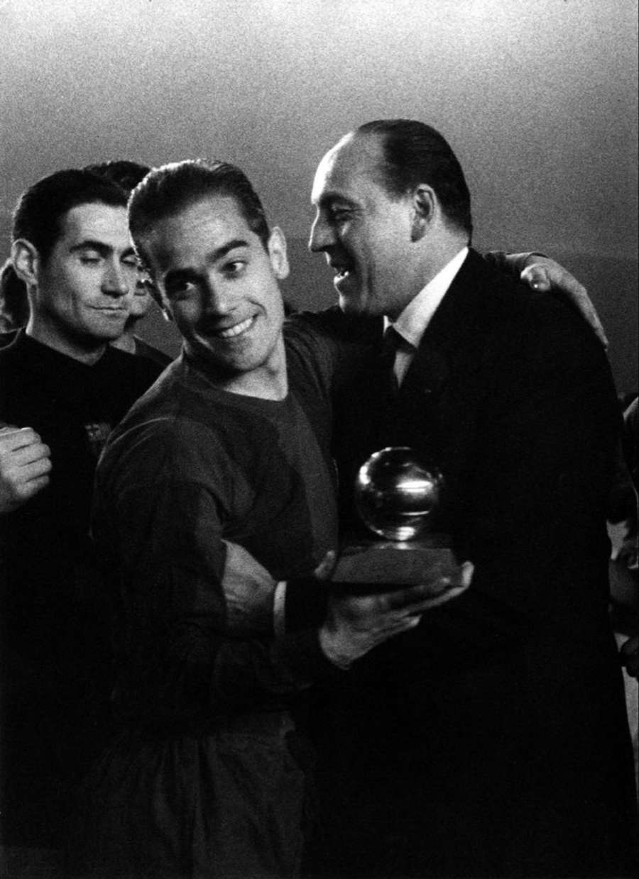 Luis Suárez foi um jogador histórico do Barcelona e da Inter de Milão Luis Suárez foi um jogador histórico do Barcelona e da Inter de Milão