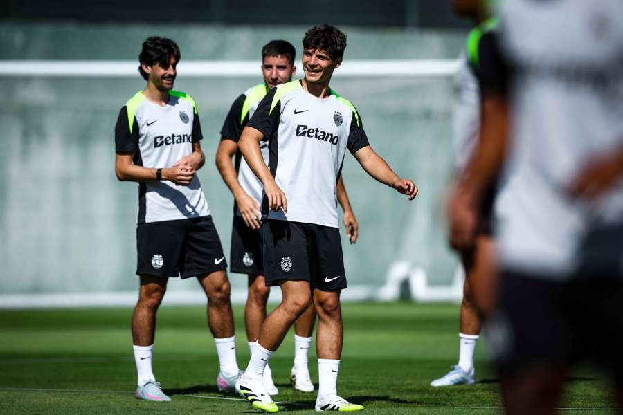 Trincão, Gonçalo Inácio e Eduardo Quaresma no treino do Sporting