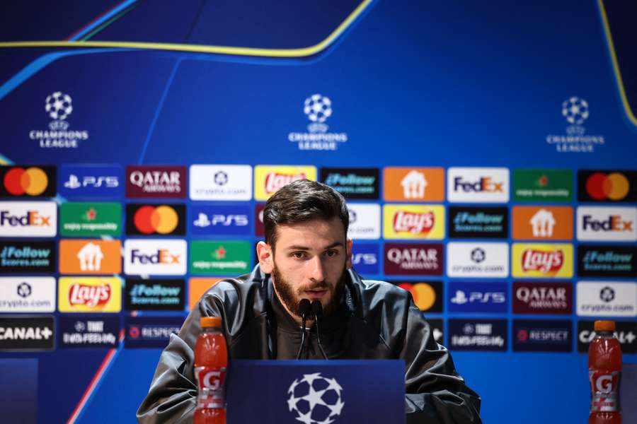Kvaratskhelia en conférence de presse ce mardi.