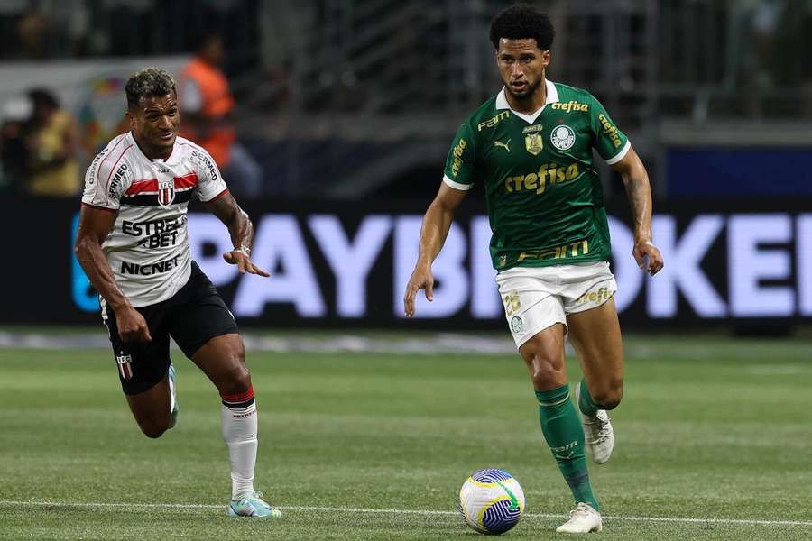 Botafogo-SP deu trabalho ao Palmeiras no primeiro tempo