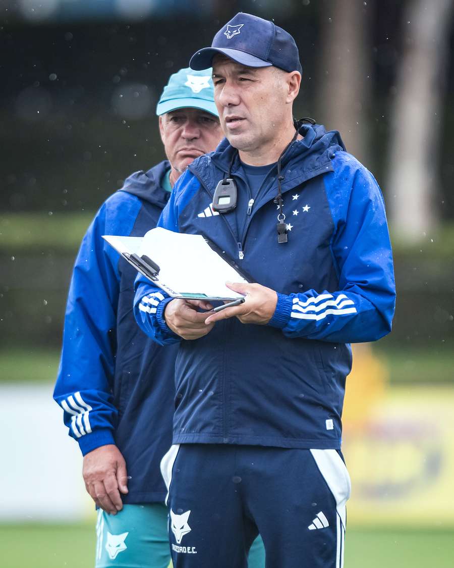 Jardim tem poucas opções para escalar o Cruzeiro em Caxias do Sul Jardim tem poucas opções para escalar o Cruzeiro em Caxias do Sul