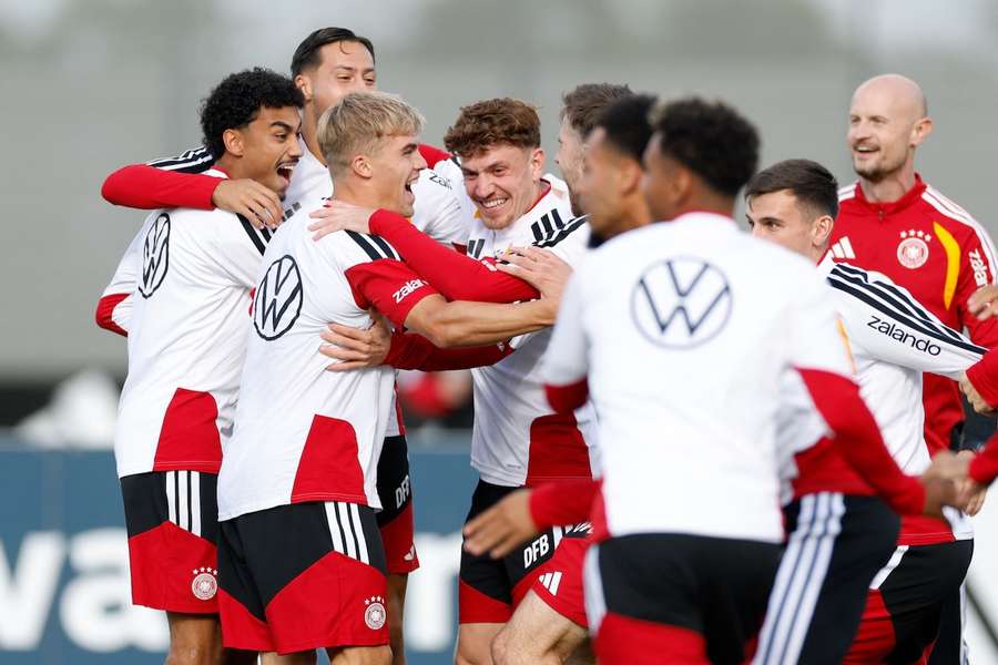 Der deutschen Nationalmannschaft steht auch beim Ausrüster ein Umbruch bevor. Der deutschen Nationalmannschaft steht auch beim Ausrüster ein Umbruch bevor.