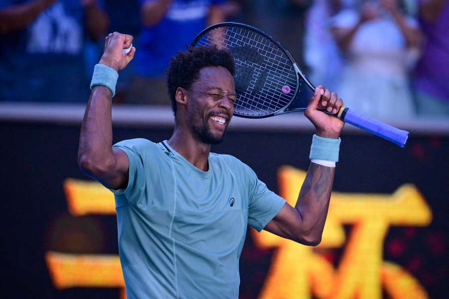 Gaël Monfils se postaral o vyřazení Taylora Fritze.