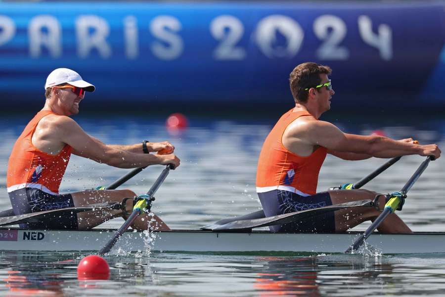 Melvin Twellaar en Stef Broenink lagen na 1.500 meter nog aan de leiding in de A-finale