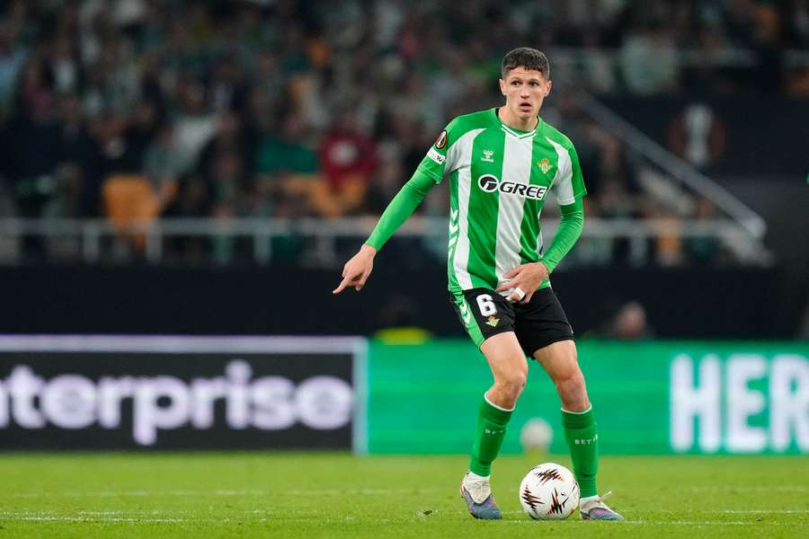 Altimira, centrocampista del Betis