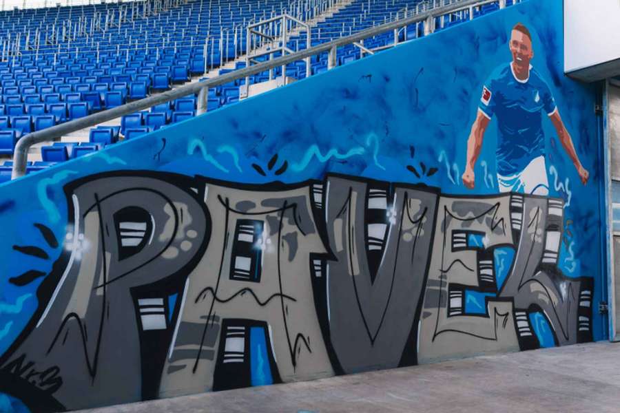 Pavel Kadeřábek je v Hoffenheimu klubovou legendou. Pavel Kadeřábek je v Hoffenheimu klubovou legendou.