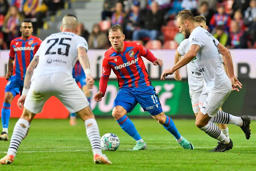 Matěj Vydra se proti Karviné dostal k několika střelám, gól ale nedal. 