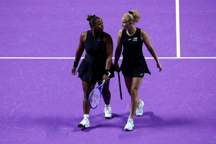 Siniaková na Turnaji mistryň hraje po boku Townsendové. Siniaková na Turnaji mistryň hraje po boku Townsendové.