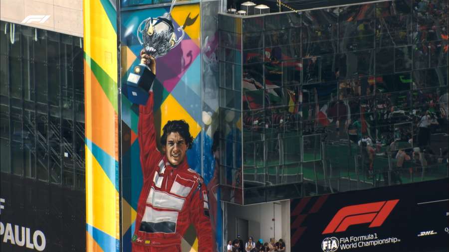 Grafite do artista Kobra dá a mostra da importância de Senna para o esporte nacional