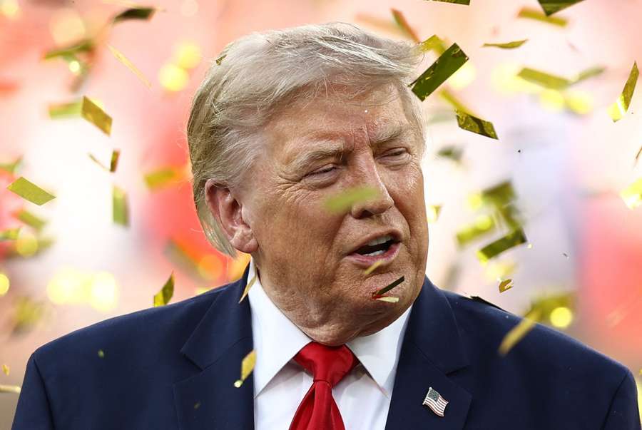 Trump prend la lumière avec les champions du monde espagnols, malgré les sifflets Trump prend la lumière avec les champions du monde espagnols, malgré les sifflets