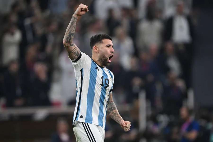 Otamendi, capitão do Benfica, nos eleitos da Argentina