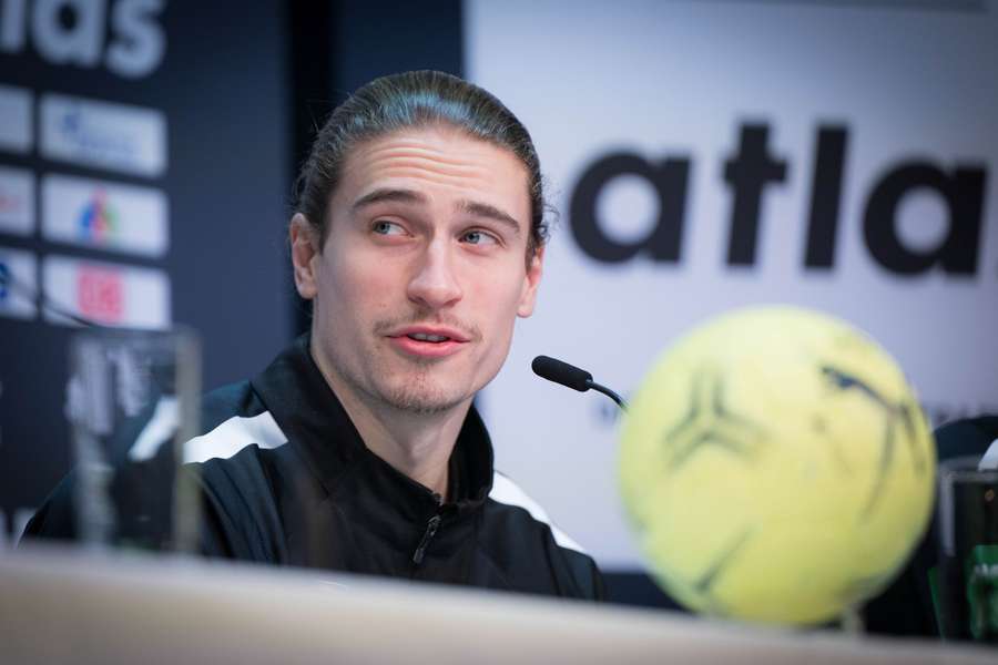 Knorr kämpft gegen seine persönliche Krise