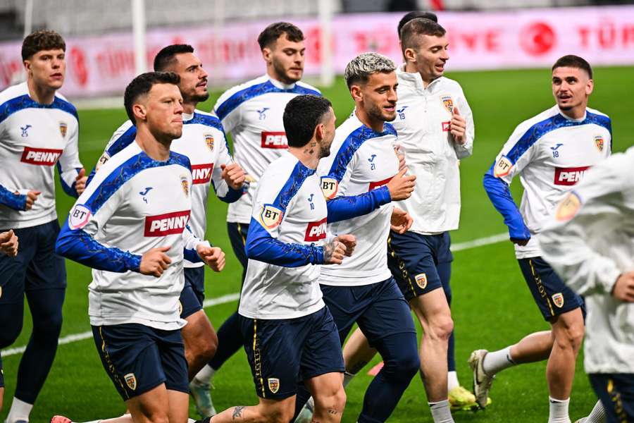 Jucătorii României la antrenamentul oficial