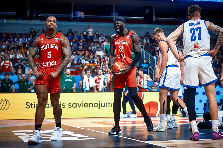 Neemias e Travante levaram a melhor sobre Krejci e companhia