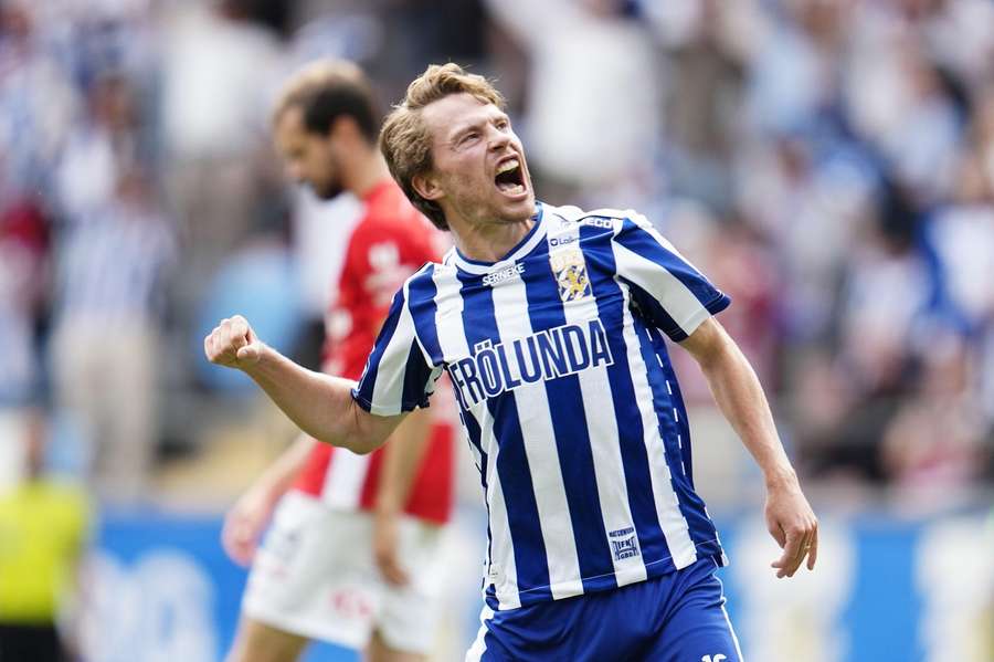 Filip Ottosson celebrates his screamer for Goteborg