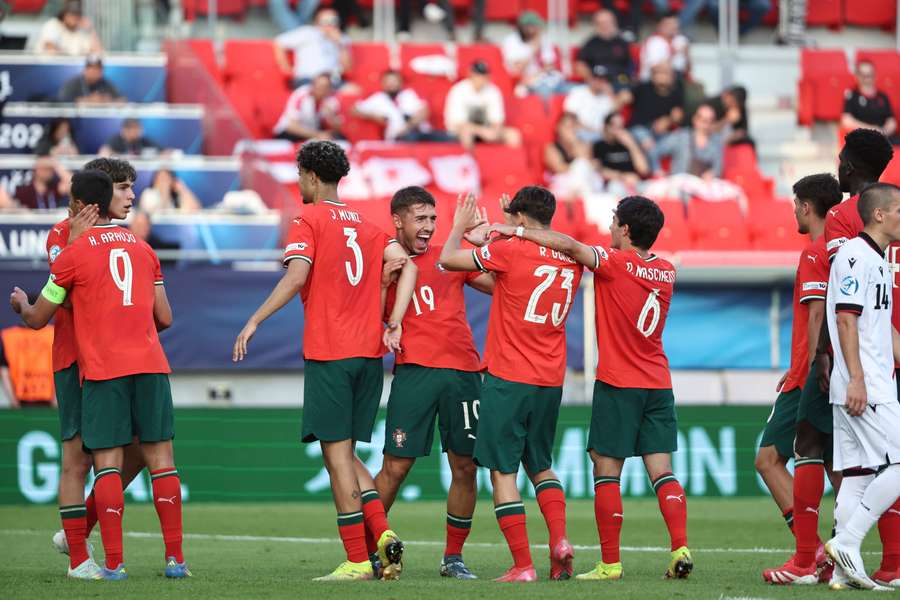 Portugal com toda a gente a postos