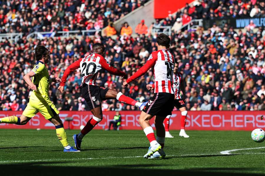 Sunderland's Nordi Mukiele scores their first goal 