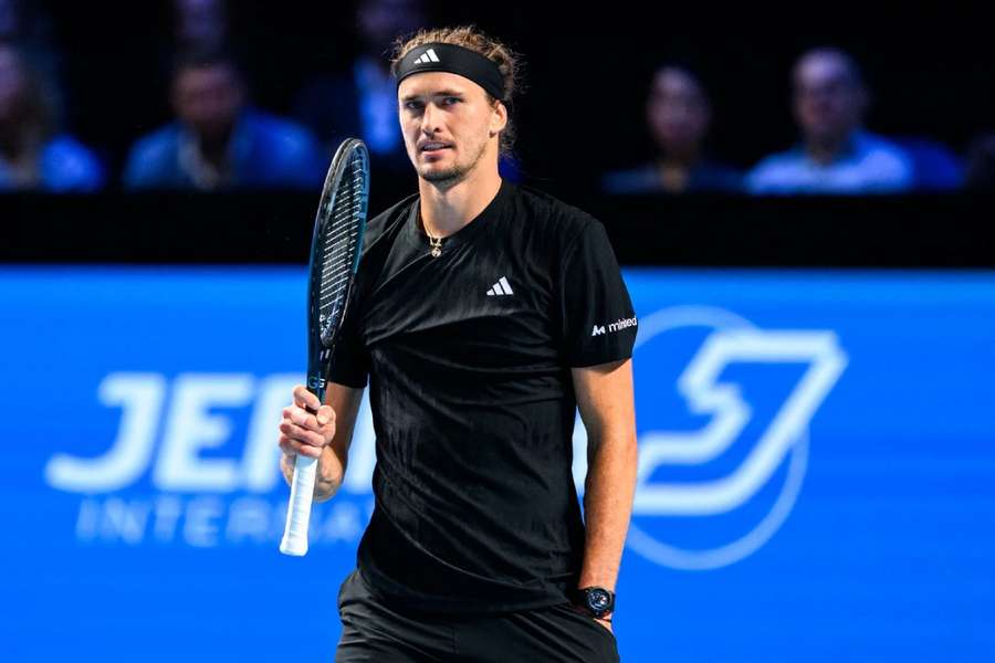 Zverev mieri vo Viedni do finále. Zverev mieri vo Viedni do finále.