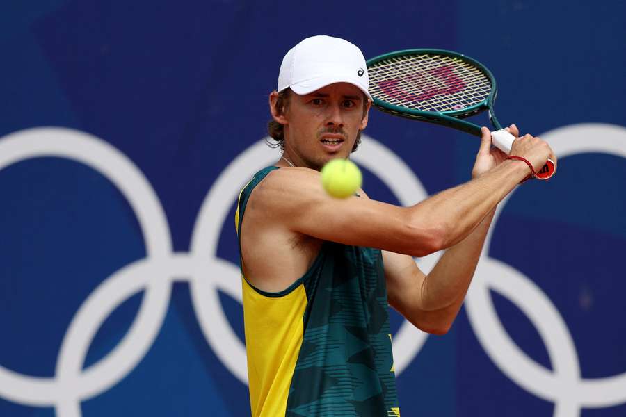 De Minaur a déclaré forfait pour son quart de finale de Wimbledon contre Novak Djokovic le mois dernier