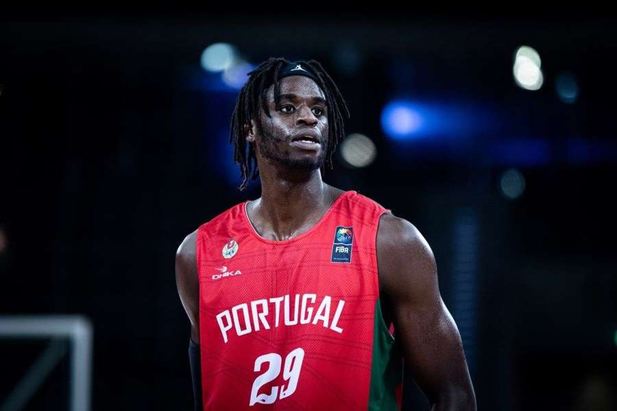 Cândido Sá, extremo da Seleção Nacional