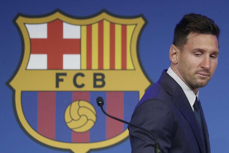 Een emotionele Messi tijdens de persconferentie waarin hij zijn vertrek uitlegt