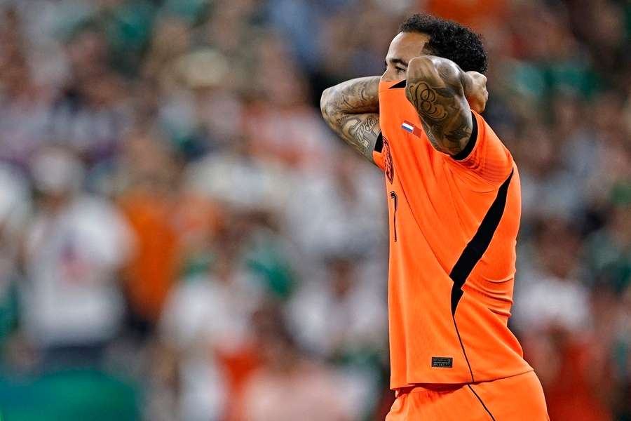 Justin Kluivert zpytuje svědomí po neproměněné penaltě.