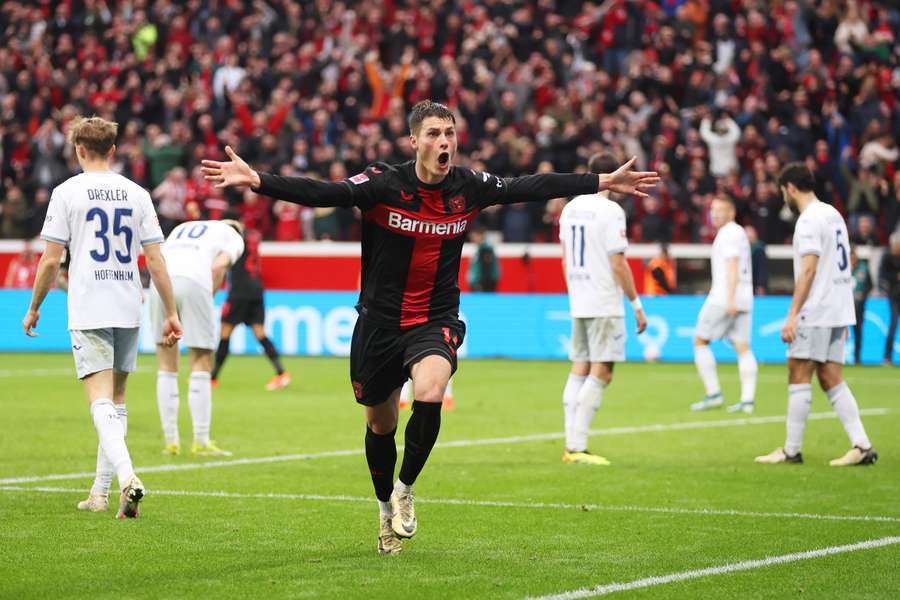 Schick vstřelil vítězný gól Leverkusenu.