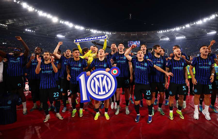 Inter świętuje 10. triumf w Pucharze Włoch Inter świętuje 10. triumf w Pucharze Włoch
