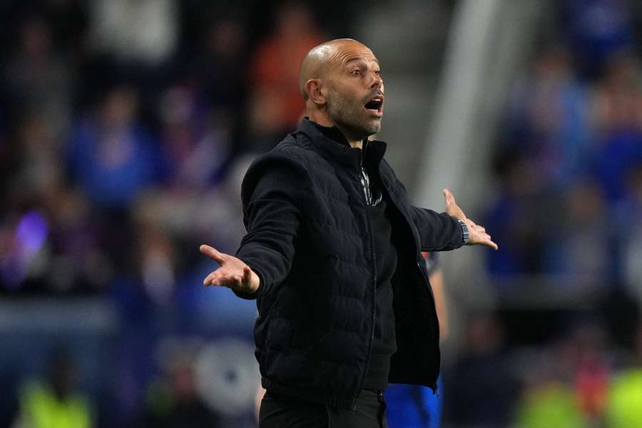 Mascherano se queja de una acción