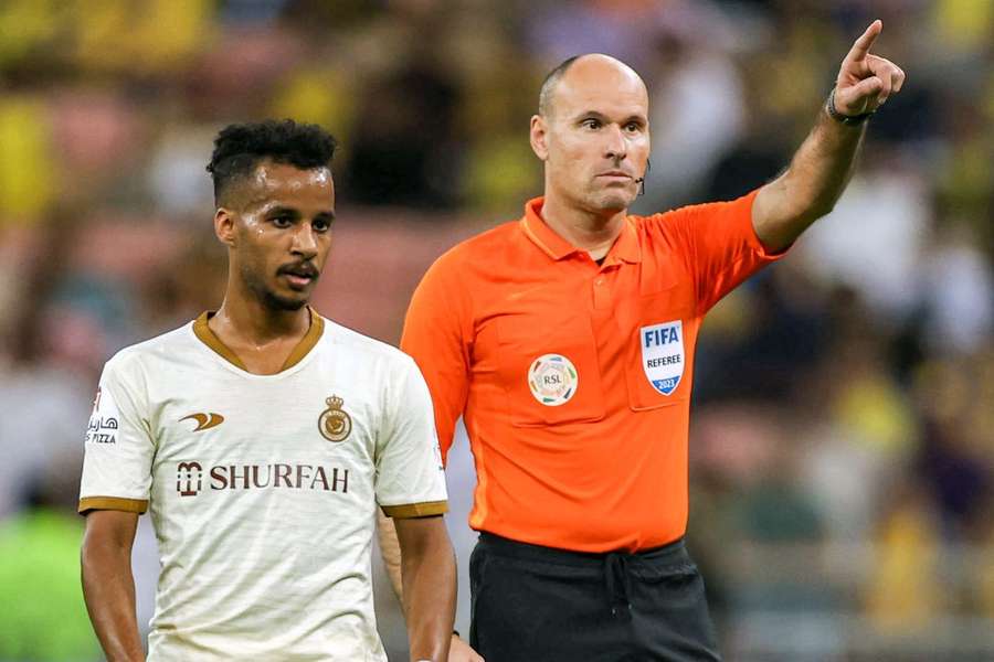 Mateu Lahoz esteve na Arábia Saudita para dirigir o encontro entre Al Nassr e Al-Ittihad